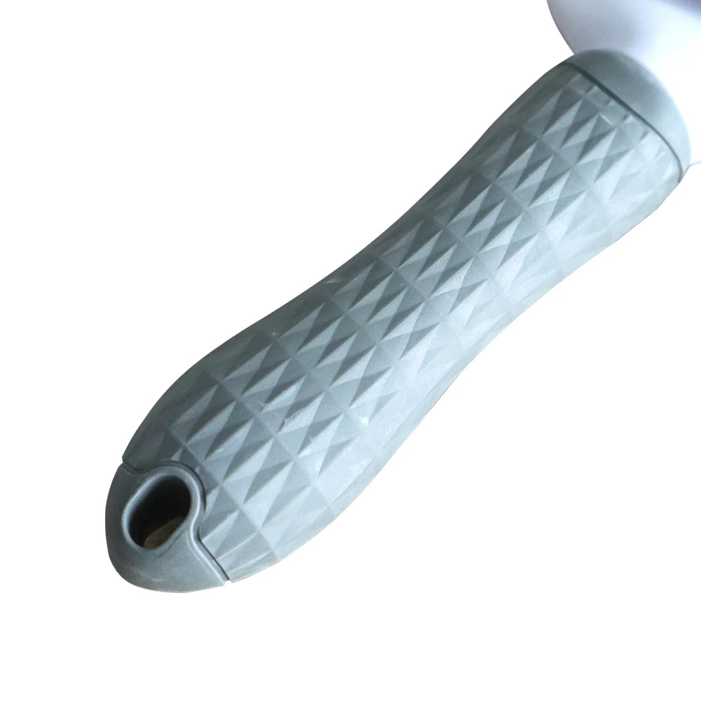 Cats use pet combs to remove floating hair, stainless steel needle combs, and dog hair removal brushes